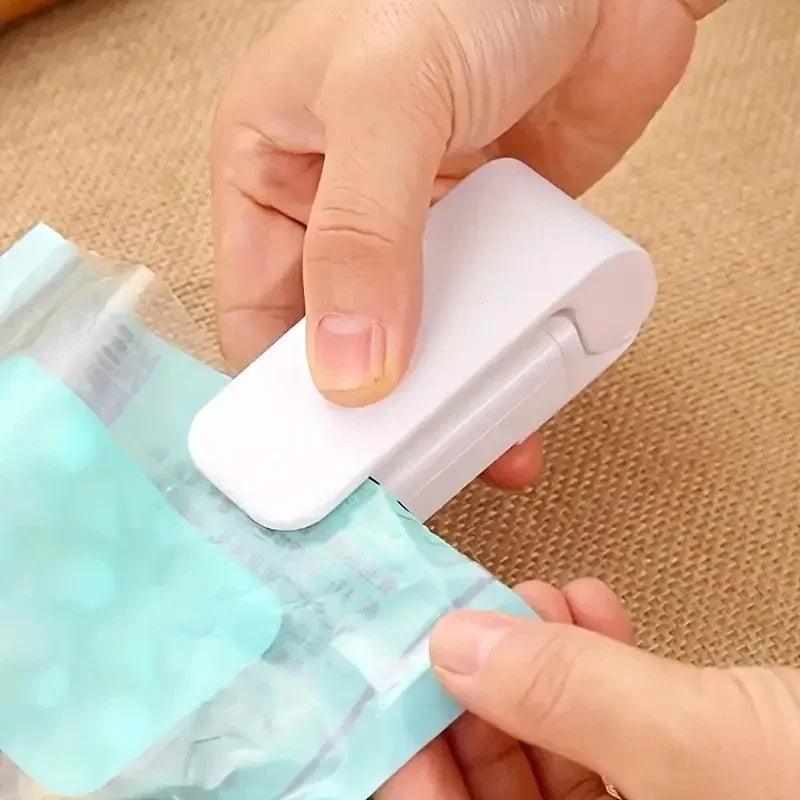 Mini portable bag sealer