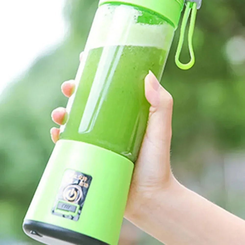 Portable blender/ smoothie maker. USB rechargeable.
